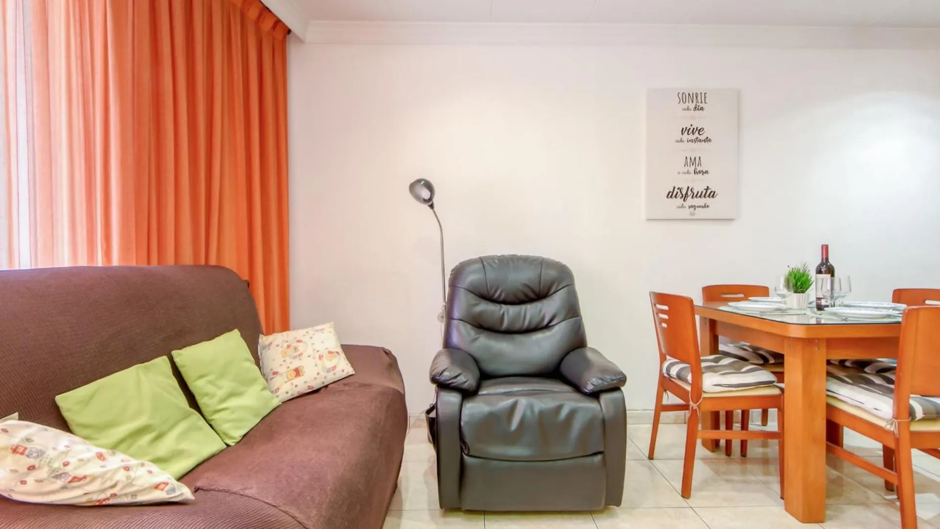 Beautiful Apartment With View Roses